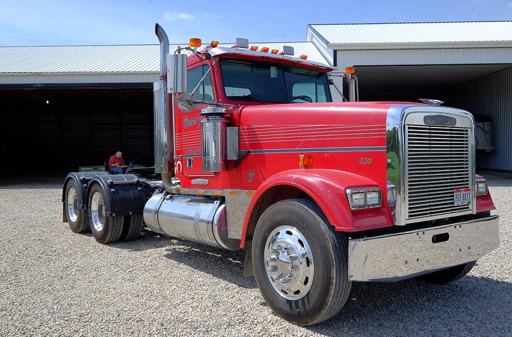 1994 FREIGHTLINER SEMI TRACTOR   $19,500.00