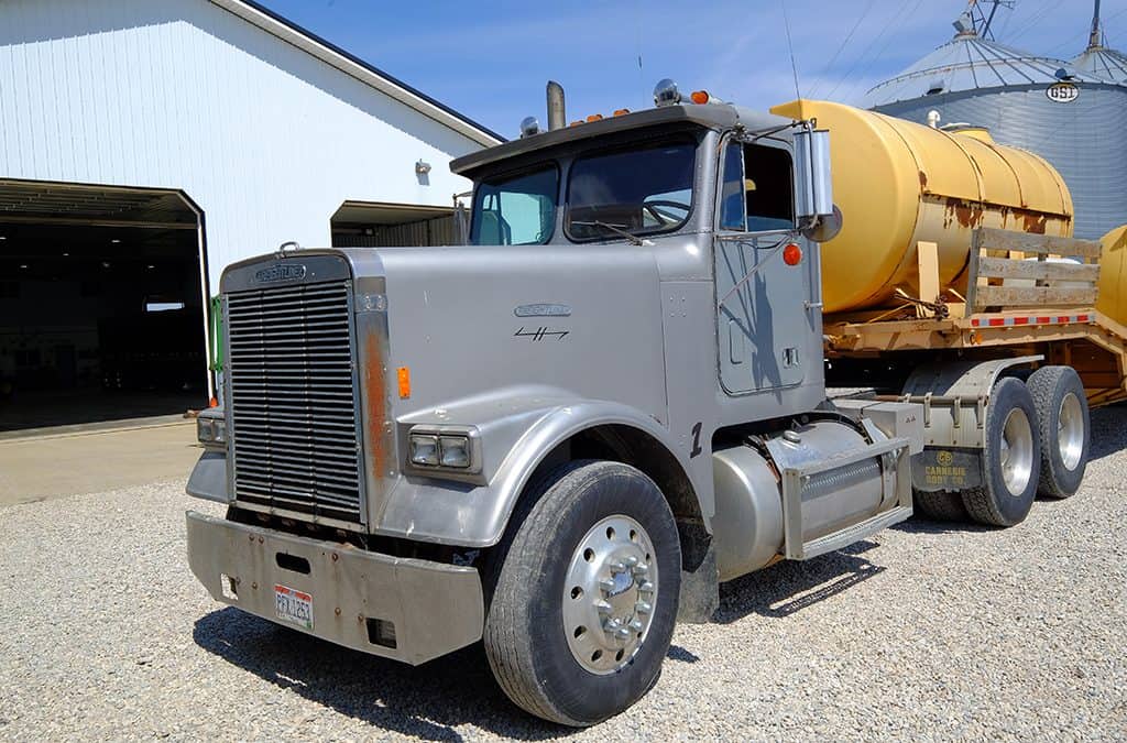 1985 FREIGHTLINER SEMI TRACTOR   $8,750.00