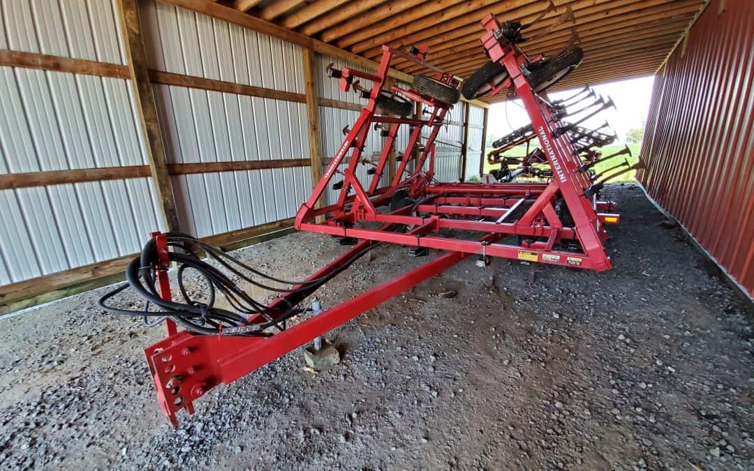 International 4600 Vibra-Shank Field Cultivator