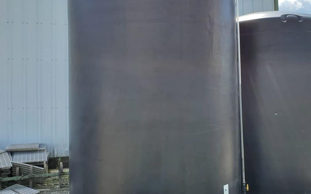 4,000 Gallon Vertical Black Poly Tank