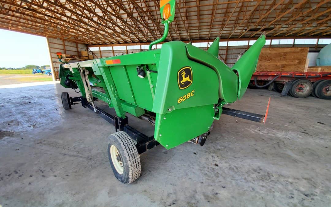 2016 John Deere 608C 8 Row Corn Head