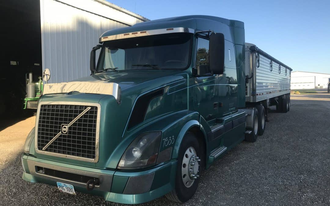 2005 Volvo Semi Truck