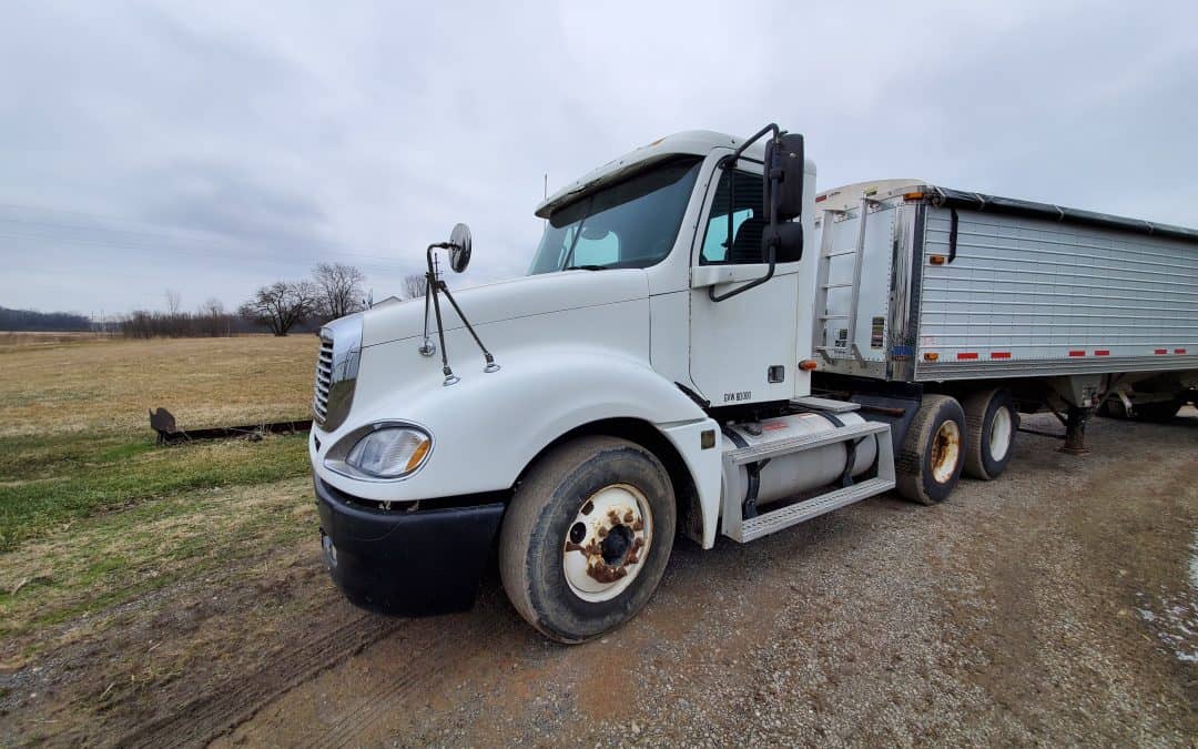 2003 Freightliner Columbia Semi Truck