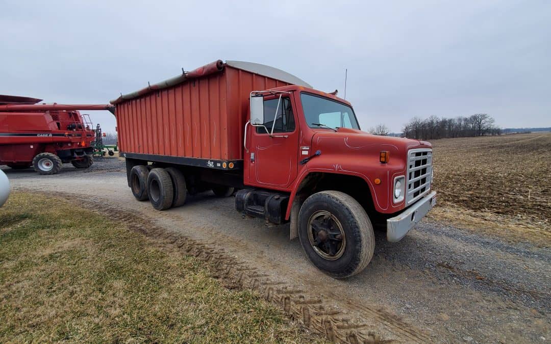 1982 IH 1954 Straight Truck