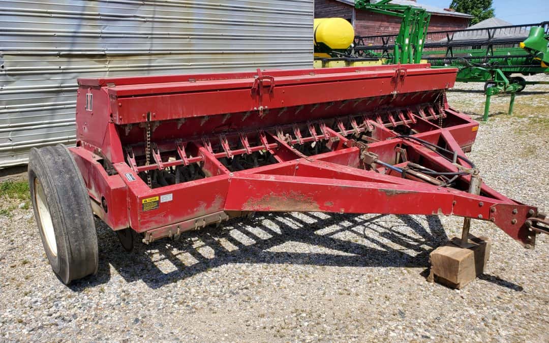 1981 IH 5100 Drill