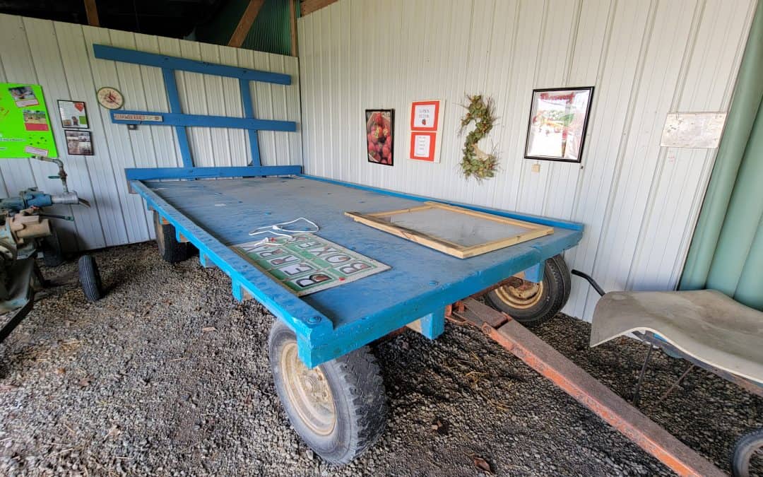 14′ FLAT RACK HAY WAGON