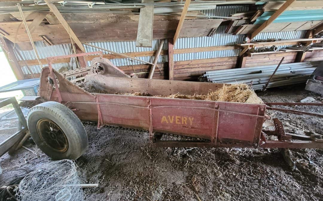 AVERY MANURE SPREADER