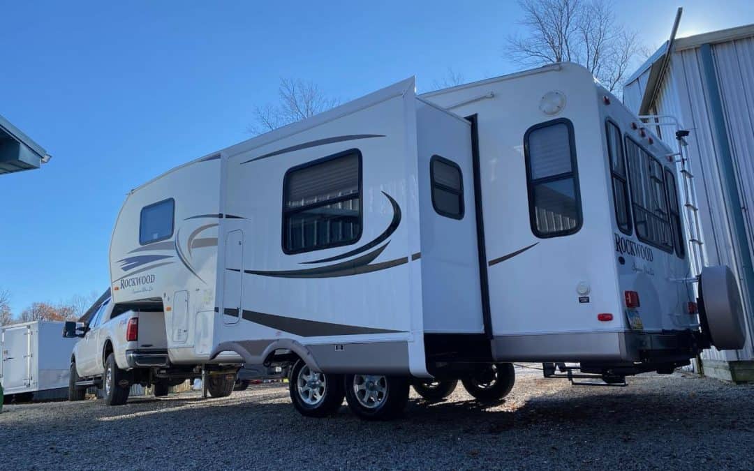 2011 ROCKWOOD LITE CAMPER TRAILER