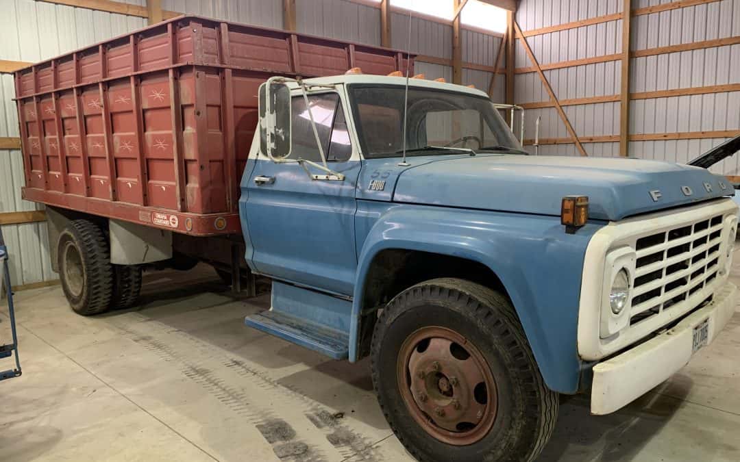 1973 FORD F600 GRAIN TRUCK