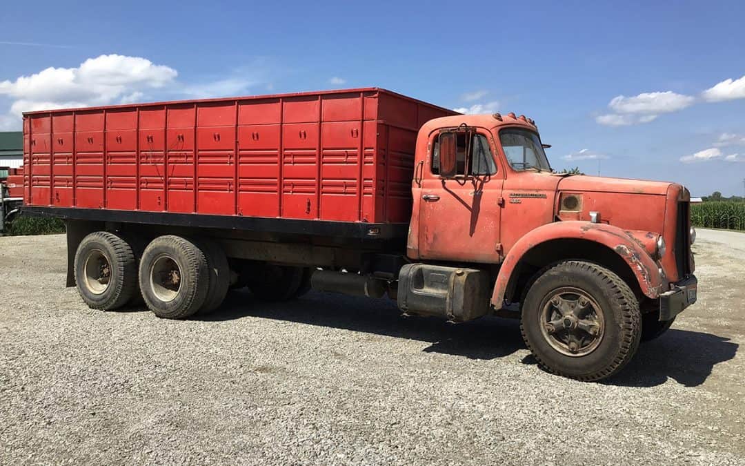 1963 International VF 192 Grain Truck