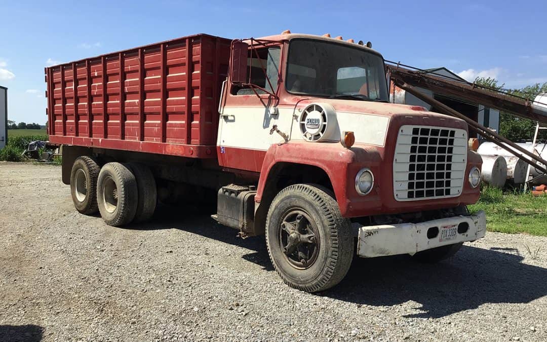 1972 Ford 800 Grain Truck