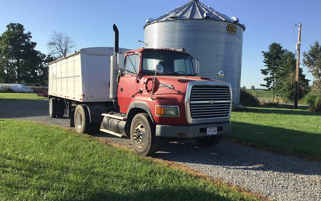 1994 Ford L-9000 Semi