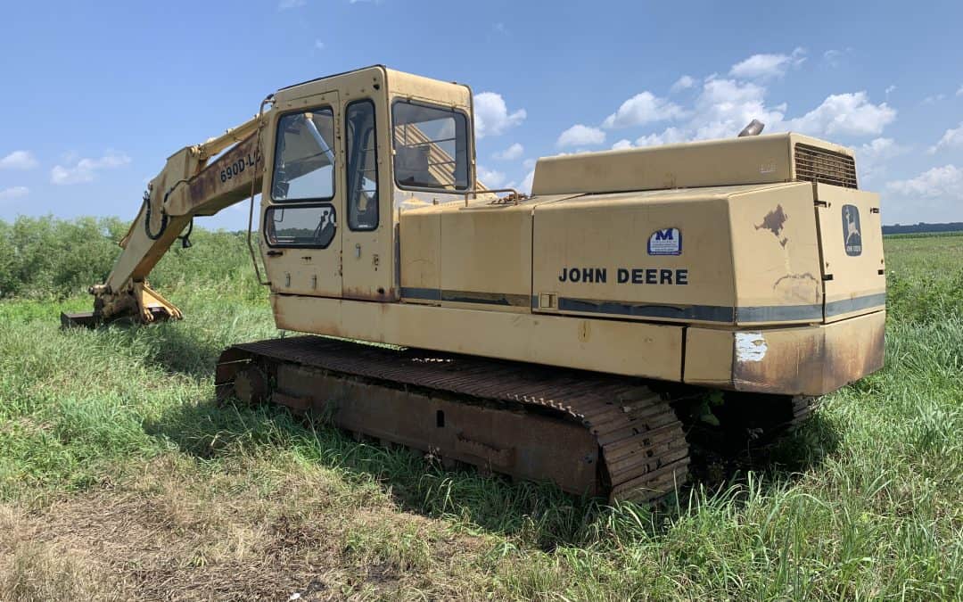 John Deere 690D-LC