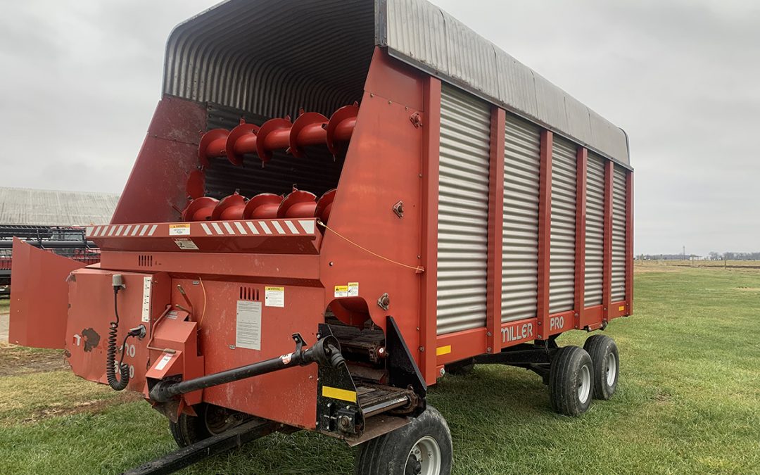 Miller Pro 5300 18 ft. Forage Wagon