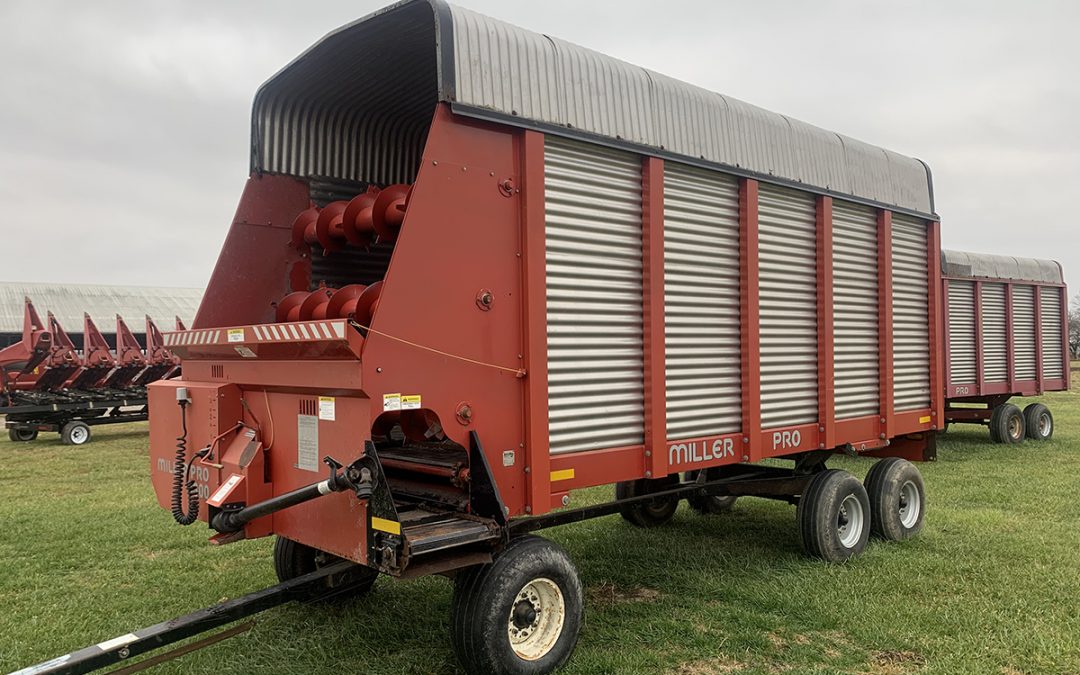 Miller Pro 5300 18ft Forage Wagon