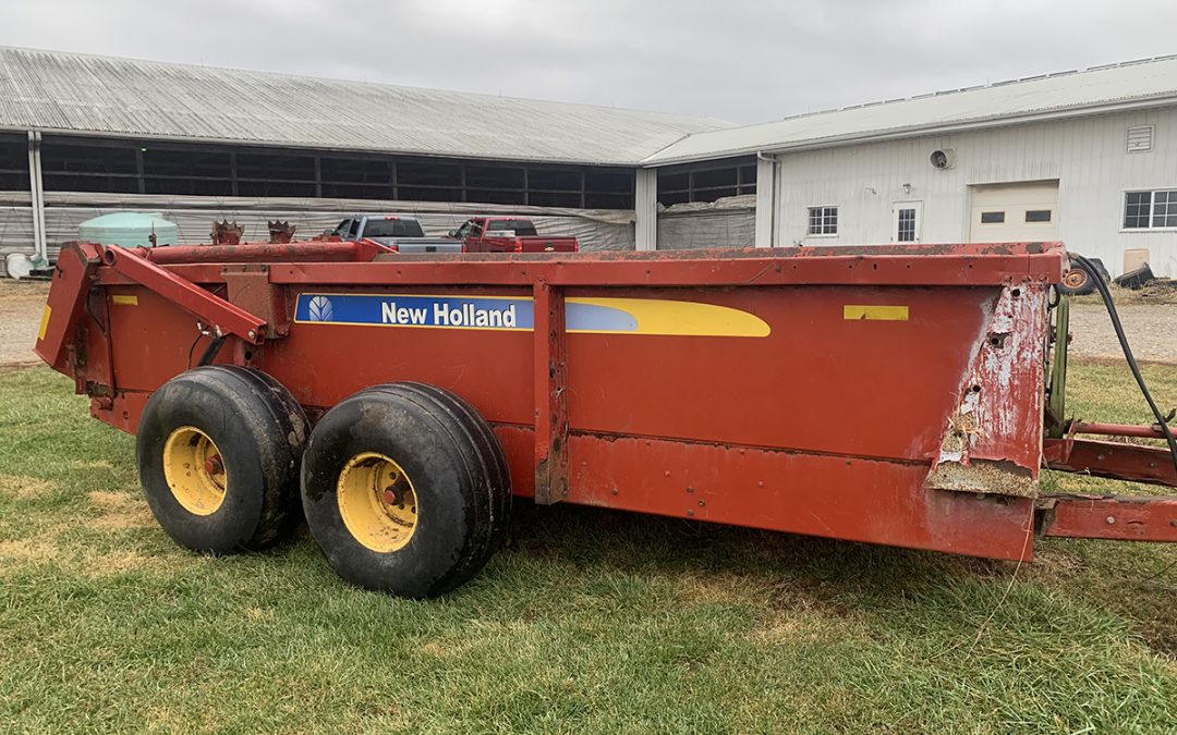 New Holland 195 Double Web Manure Spreader