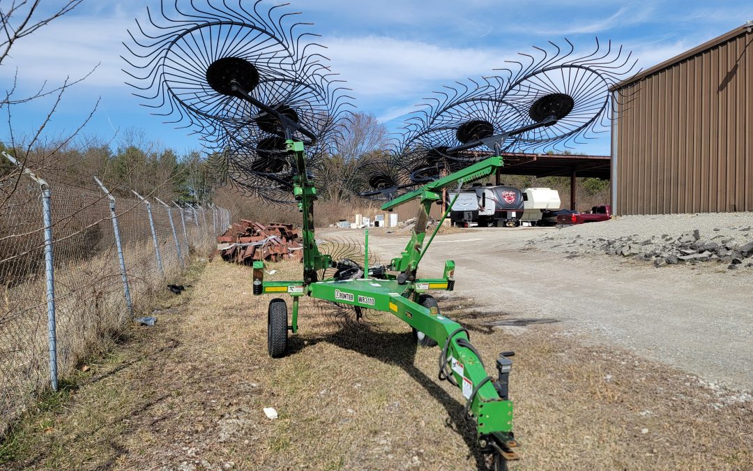 2012 Frontier WR3110 Hay Rake