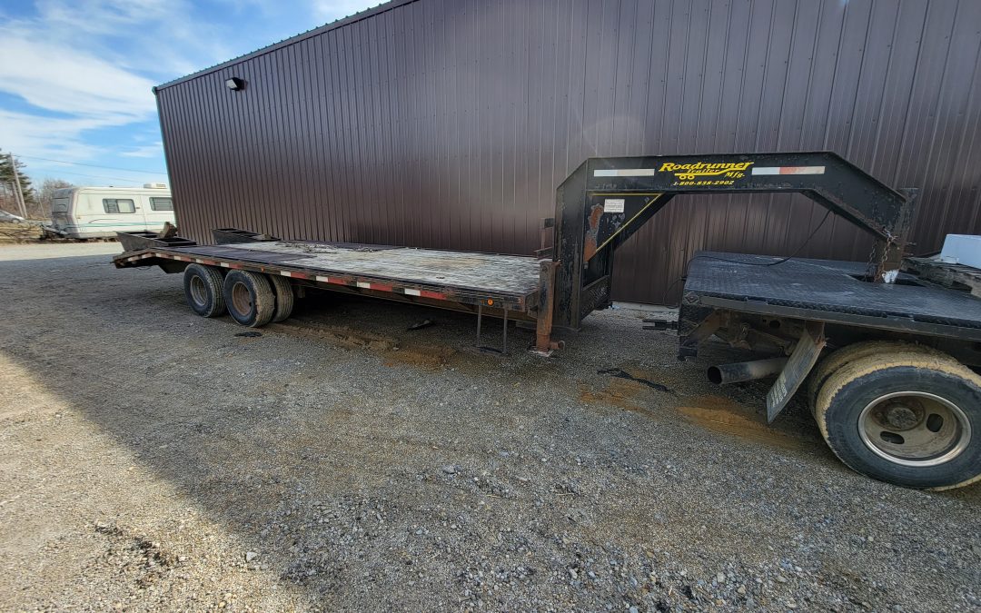 2001 Roadrunner Gooseneck Trailer