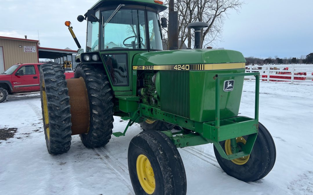 John Deere 4240 Tractor