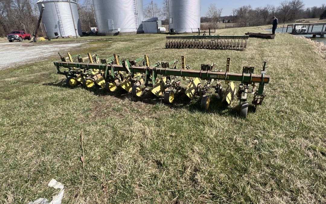 John Deere RM 6 Row Cultivator