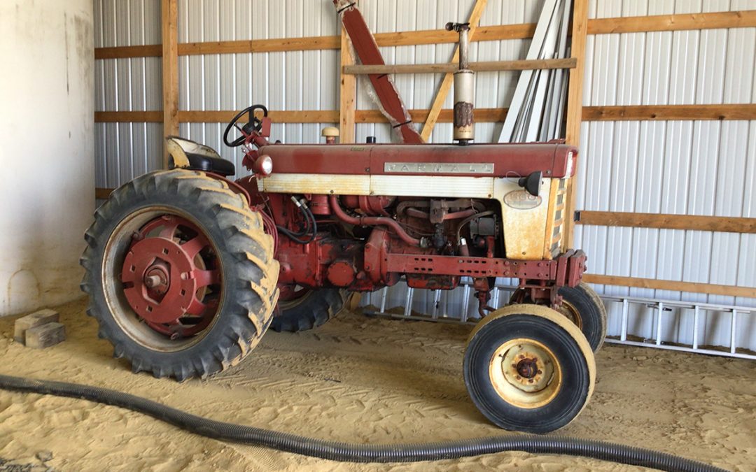 Farmall 560 Tractor