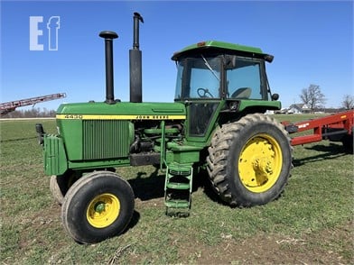 1977 JOHN DEERE 4430